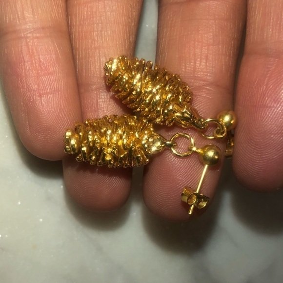 GOLD Tone Pinecone Stud Earrings 1.1” - Picture 5 of 6
